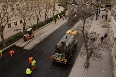 Baku: Die erste Asphalt-Schicht für die Formel-1-Piste wurde gelegt