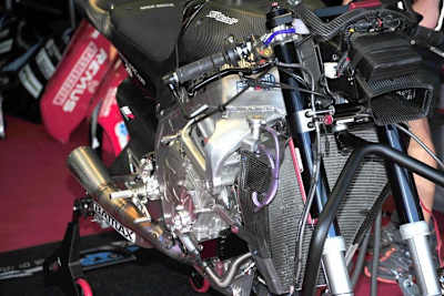 Valencia-GP 2013: Die Suter-BMW von Martin Bauer mit dem S1000RR-Rennmotor