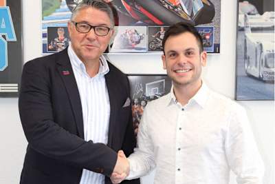 Sandro Cortese (re.) mit Peter Baumann, dem Marketing-Chef von Liqui Moly