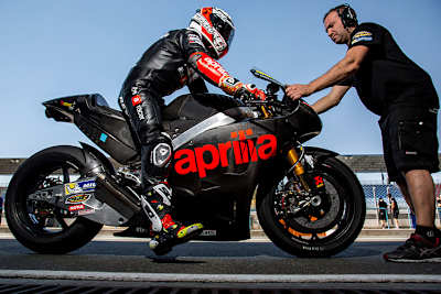 Alvaró Bautista auf der neuen Aprilia RS-GP