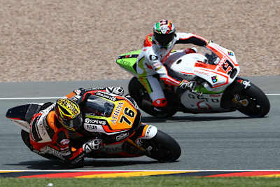 Sachsenring: Loris Baz auf der Open-Yamaha, aussen Danilo Petrucci