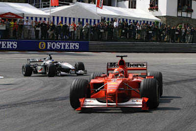 Michael Schumacher vor Mika Häkkinen in Belgien 2000