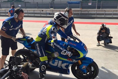 Randy de Puniet stürzte an derselben Stelle wie Colin Edwards über den Vorderreifen