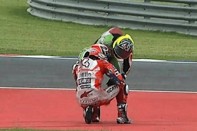 Aleix Espargaró entschuldigte sich umgehend nach dem Sturz bei Andrea Dovizioso