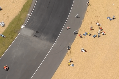 Das halbe Moto3-Feld stürzte auf der Ölspur