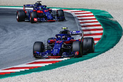 Pierre Gasly vor Brenden Hartley auf dem Red Bull Ring