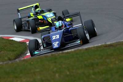 Billy Monger feierte auf dem Oulton Park Circuit ein gelungenes Comeback