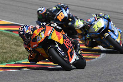 Brad Binder (41) vor Joan Mir (36) und Luca Marini