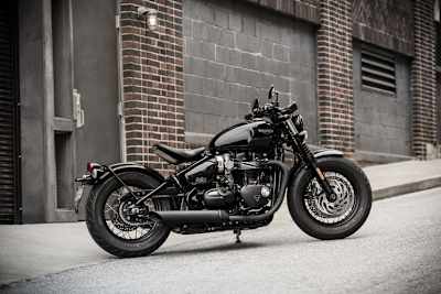 Düster, böser, kraftvoller: Die Triumph Bonneville Bobber Black