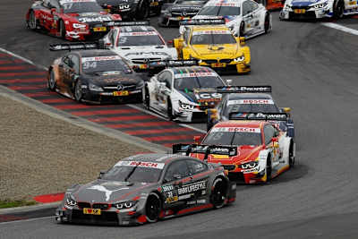 Tom Blomqvist führt das Feld an