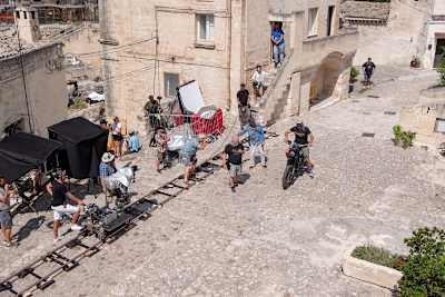 Am Filmset der neuesten Episode um James Bond: Triumph Tiger 900 und Scrambler 1200 