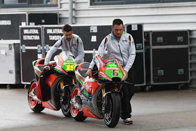 Über das Wochenende erlitten die Aprilia einige Blessuren