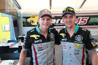 Auf dem Sachsenring Teamkollegen: Stefan Bradl (li.) und Tom Lüthi