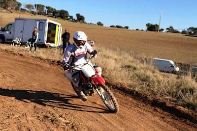 Stefan Bradl beim Dirt-Track-Training in Spanien