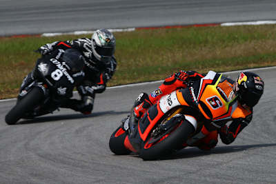 Stefan Bradl wird von seinem Open-Class-Gegner Héctor Barbera verfolgt