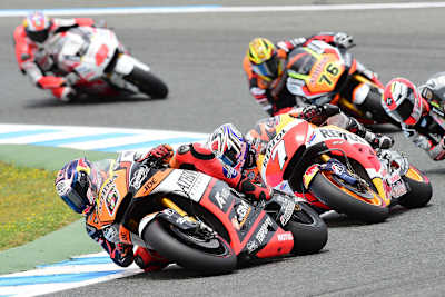 Im Rennen: Stefan Bradl vor Aoyama, Bautista, Baz (76) und Miller