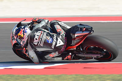 Stefan Bradl auf der Werks-Aprilia