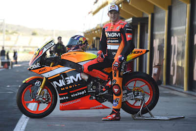 Stefan Bradl sitzt in Jerez wieder auf der Forward-Yamaha