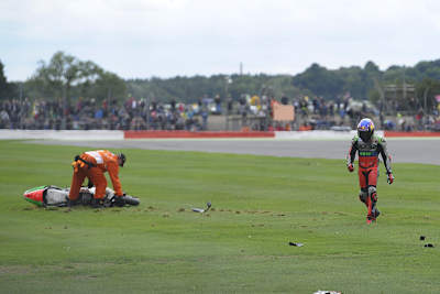 Stefan Bradl stürzte nach der Berührung mit Laverty schwer