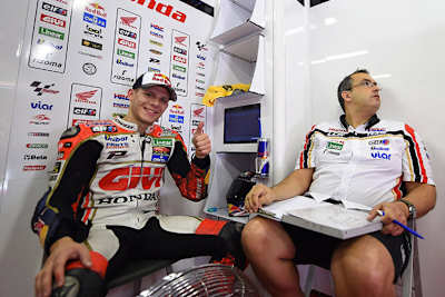 Stefan Bradl mit Crew-Chief Christophe «Beefy» Bourguignon