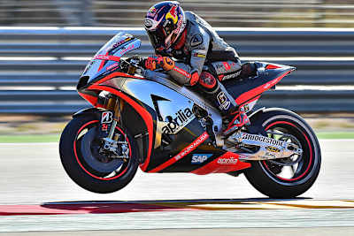 Stefan Bradl auf der Werks-Aprilia in Aragón