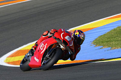 Stefan Bradl in Valencia ganz in Rot