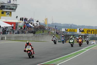 Start zum MotoGP-Rennen: Stefan Bradl klar voraus, 14 Asse starteten aus der Box