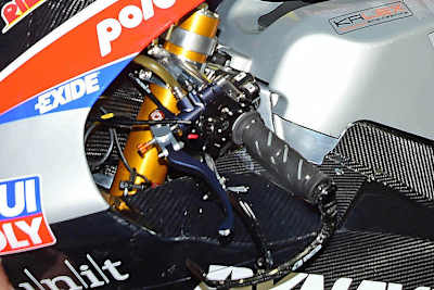 Neu: 2 Hebel links am Lenker, einer für die Kupplung, einer für die Hinterradbremse