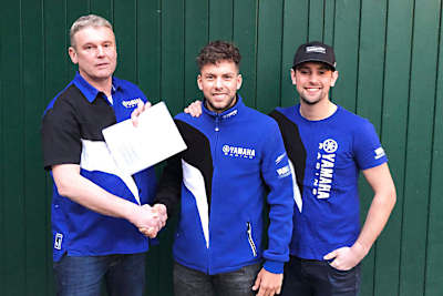 Koen Zeelen (Mitte) neu dabei im Team Buchner