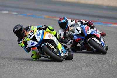 Jan Bühn vor Ilya Mikhalchik