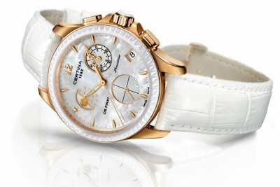 Die Certina-Uhr «DS First Lady Mondphase» verbindet die klassische Zeitanzeige mit Chronographen-Funktionen und dem faszinierenden Schauspiel der Mondphase