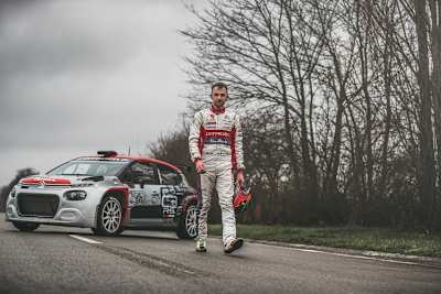 Stéphane Lefebvre vor dem neuen Citroën C3 R5