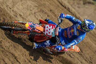 Antonio Cairoli gewinnt in Ottobiano den ersten Lauf