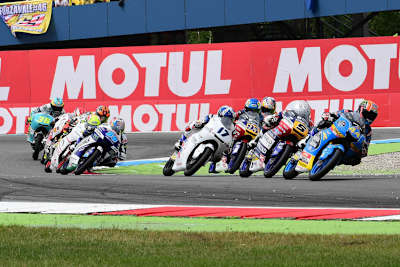 Der Zieleinlauf: Sieger Canet (44) vor Fenati (5) und McPhee (17)