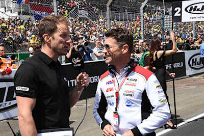 LCR-Teamchef Lucio Cecchinello mit Ex-Superbike-Weltmeister Neil Hodgson 