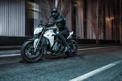 Kein Billig-Nutzfahrzeug: Die CF Moto 400 NK hat einen flüssigkeitsgekühlten Einzylinder mit vier Ventilen