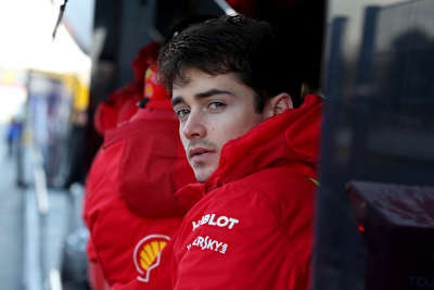Charles Leclerc darf am zweiten Barcelona-Testtag Gas geben