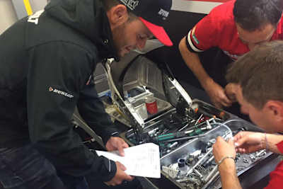 Sandro Cortese besuchte in Assen die Kiefer-Box