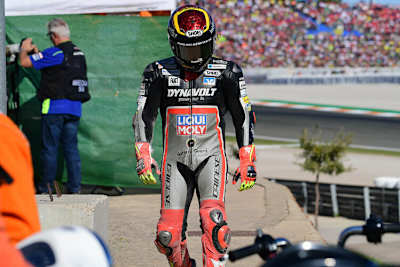 Sandro Cortese nach seinem Sturz in Valencia