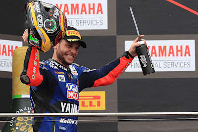 Sandro Cortese jubelt