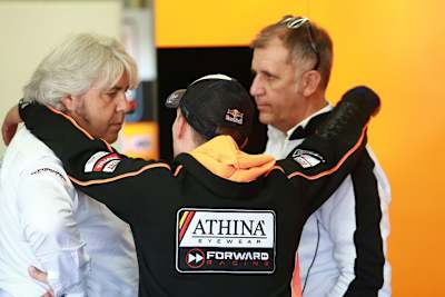 Sachsenring-GP 2015: Giovanni Cuzari, Stefan Bradl und Managing Director Marco Curioni