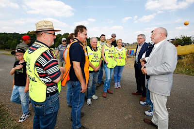 Dr. Markl und eine Delegation der über 3.000 Helfer