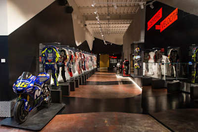Valentino Rossi ist eine eigene Abteilung im «Dainese Archivio» gewidmet