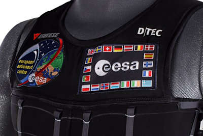 Der SkinSuit wirkt einer Verlängerung der Wirbelsäule bei Schwerelosigkeit entgegen