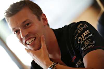 Daniil Kvyat springt aus dem brennenden Toro Rosso