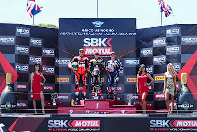 Podium Lauf 1: Chaz Davies, Jonathan Rea und Alex Lowes (v.l.)