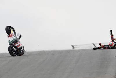 Alex De Angelis: Rennsturz in Turn 11 in Sachsen