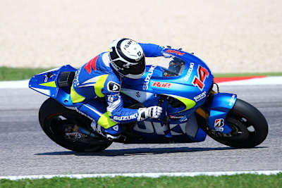 Testfahrer Randy de Puniet auf der neuen MotoGP-Suzuki