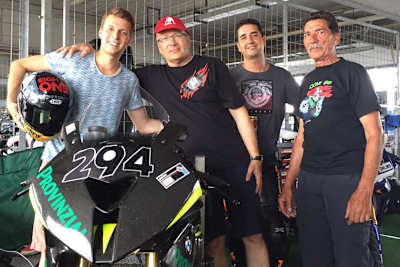 Zwei schnelle Schmitter: Dominic mit Vater Peter (die zwei links)