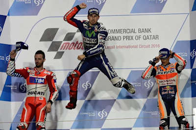 Das MotoGP-Podest in Katar: Andrea Dovizioso (Ducati), Jorge Lorenzo (Yamaha) und Marc Márquez (Honda)